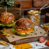 burger restaurants near me