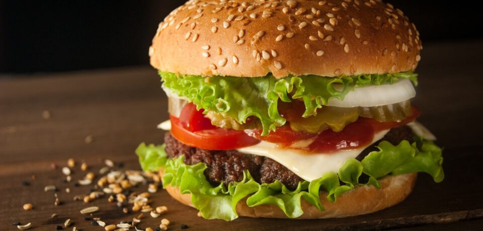 yaks-best-burgers-mount-shasta yaks-best-burgers-mount-shasta